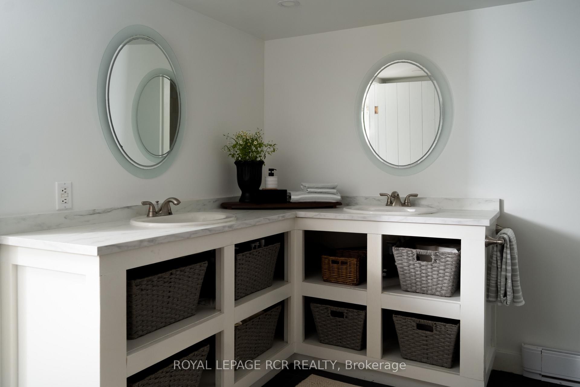 









15667


Duffys

Lane,
Caledon,




ON
L7E 3C8

