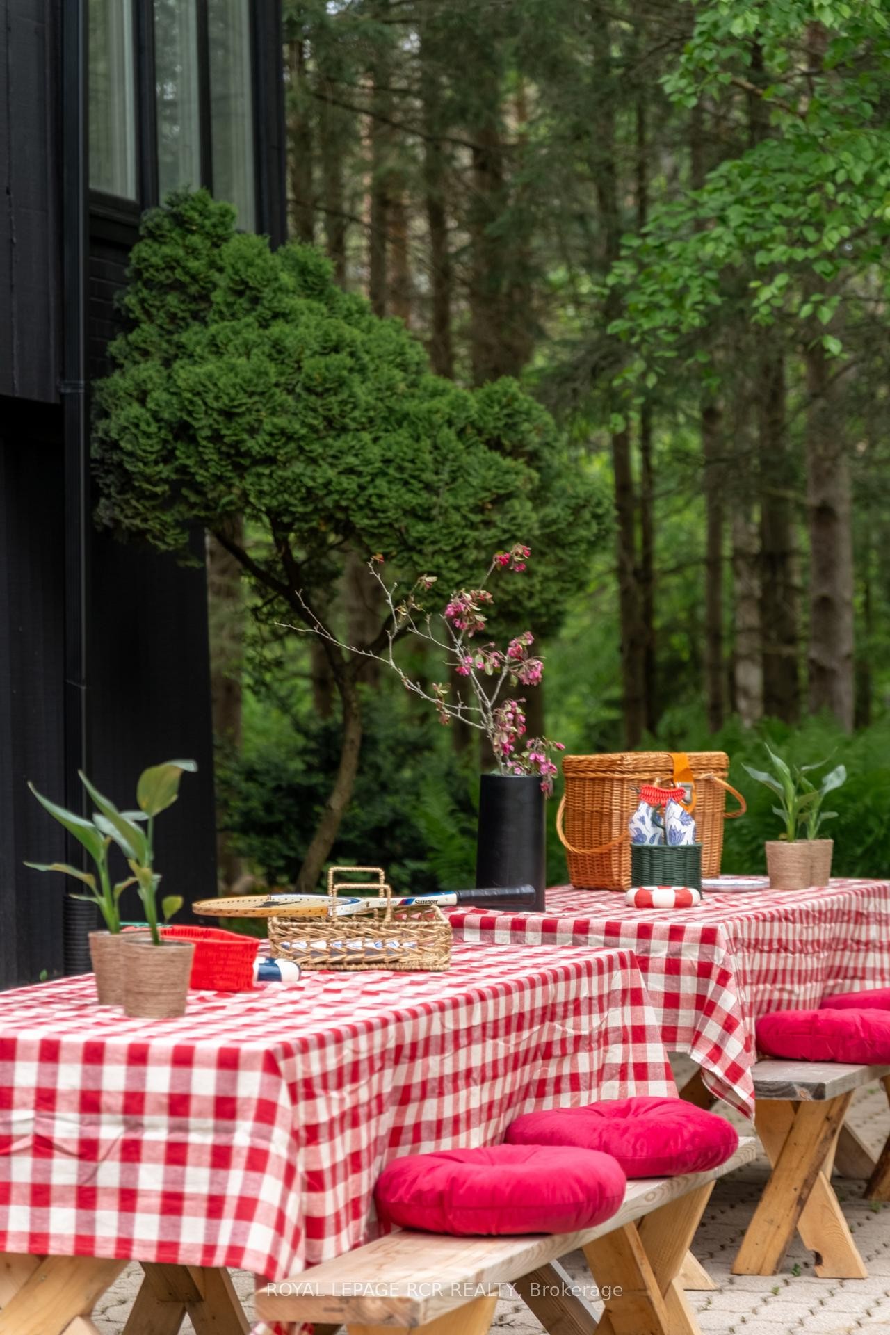 









15667


Duffys

Lane,
Caledon,




ON
L7E 3C8

