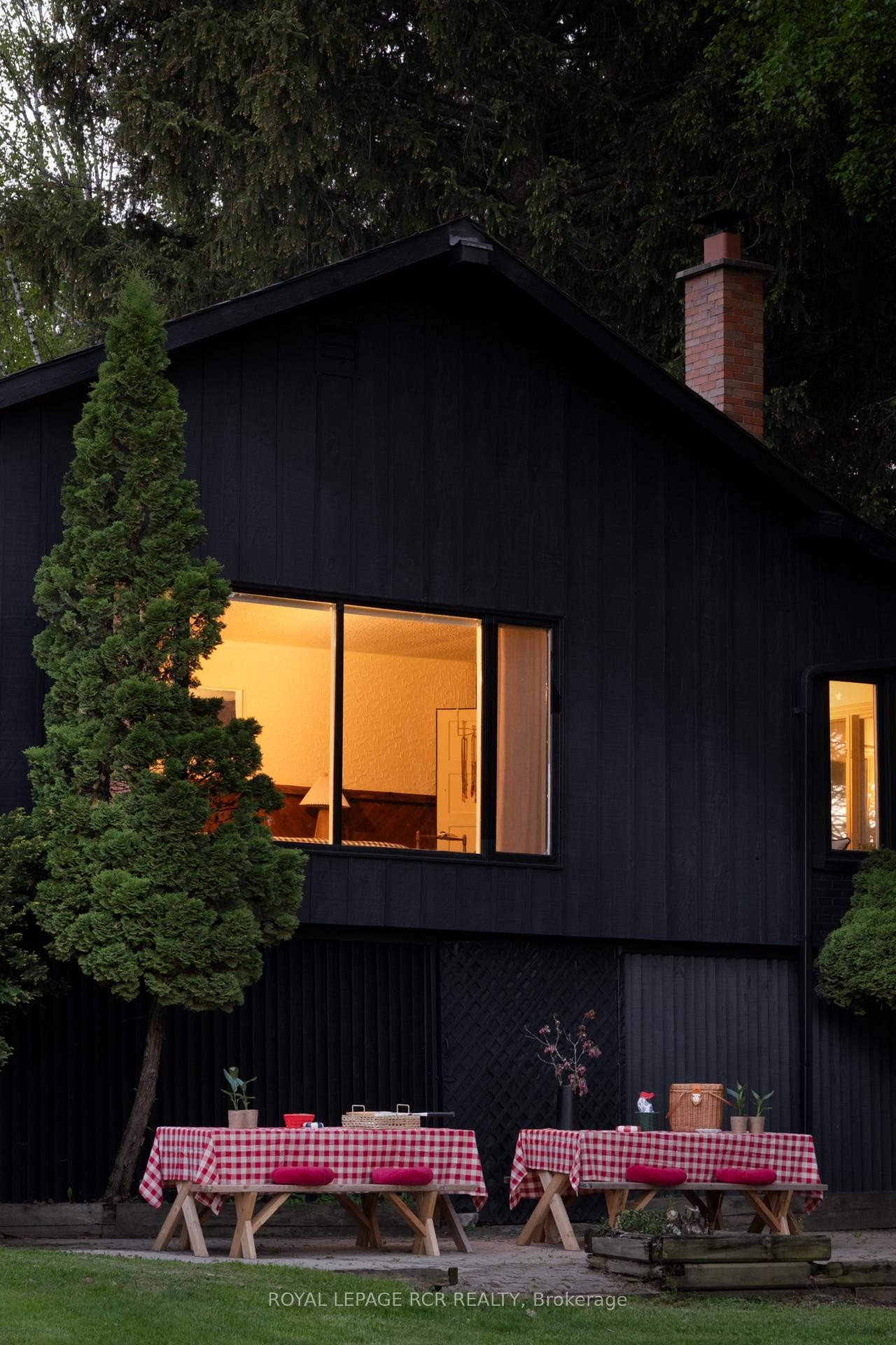 









15667


Duffys

Lane,
Caledon,




ON
L7E 3C8

