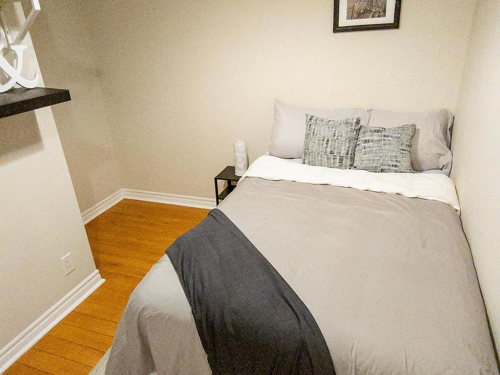 









33


Elm

Drive, 1007,
Mississauga,




ON
L5B 4M2

