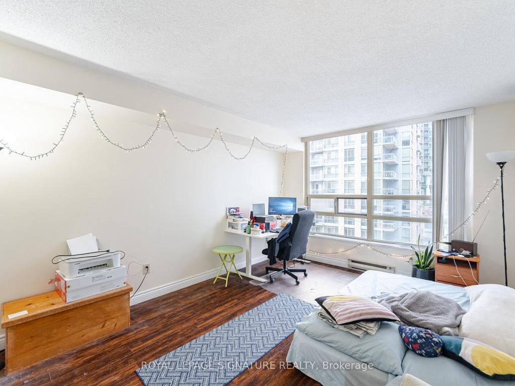 









250


Webb

Drive, 910,
Mississauga,




ON
L5B 3Z4

