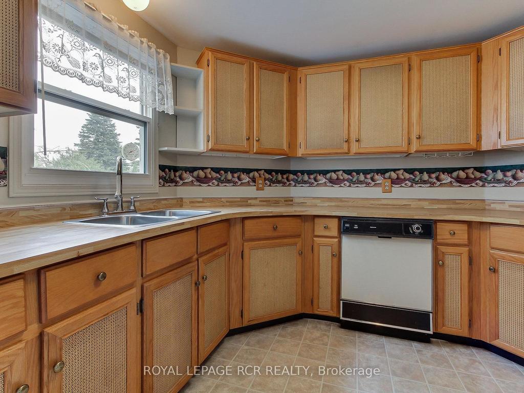 









8


Carmans Cove

N/A,
Innisfil,




ON
L9S 1R9

