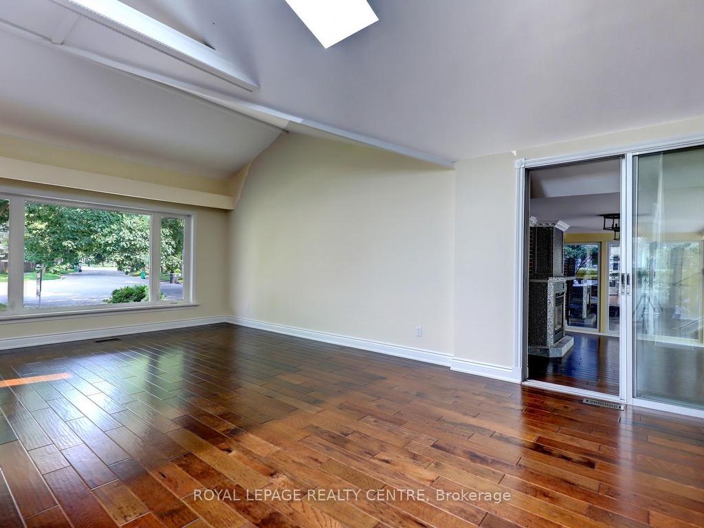 









753


Fletcher Valley

Crescent,
Mississauga,




ON
L5J 2X4

