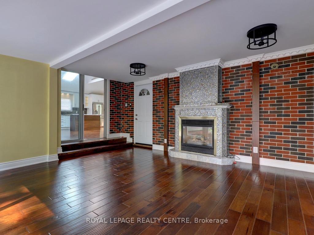 









753


Fletcher Valley

Crescent,
Mississauga,




ON
L5J 2X4

