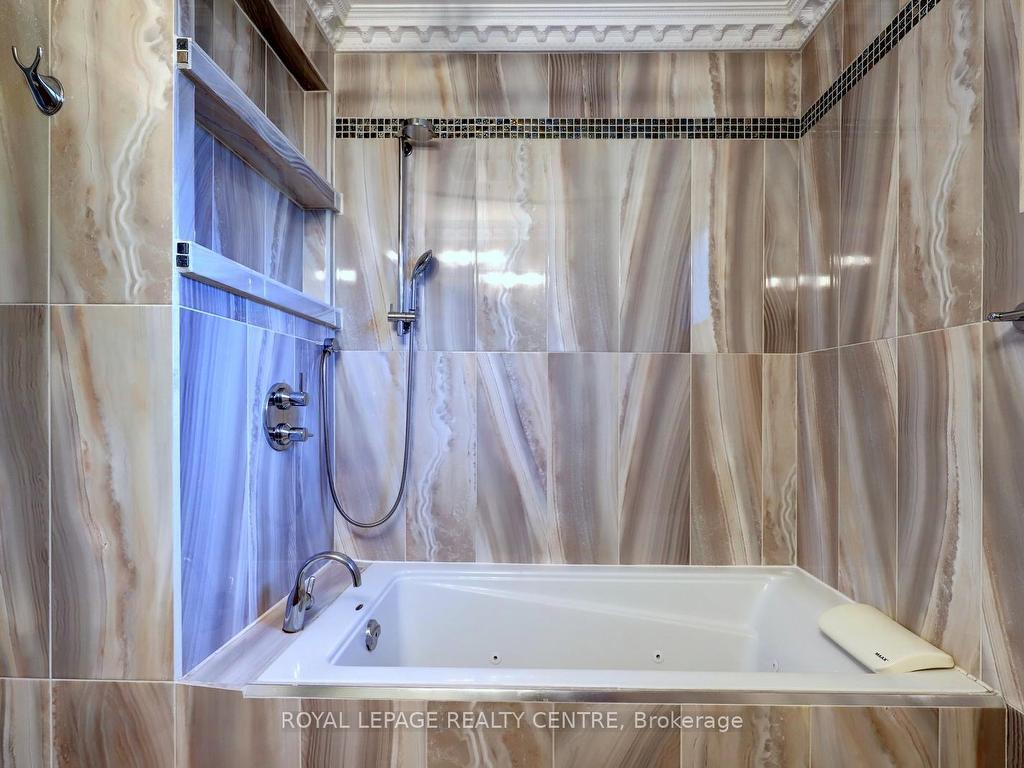 









753


Fletcher Valley

Crescent,
Mississauga,




ON
L5J 2X4

