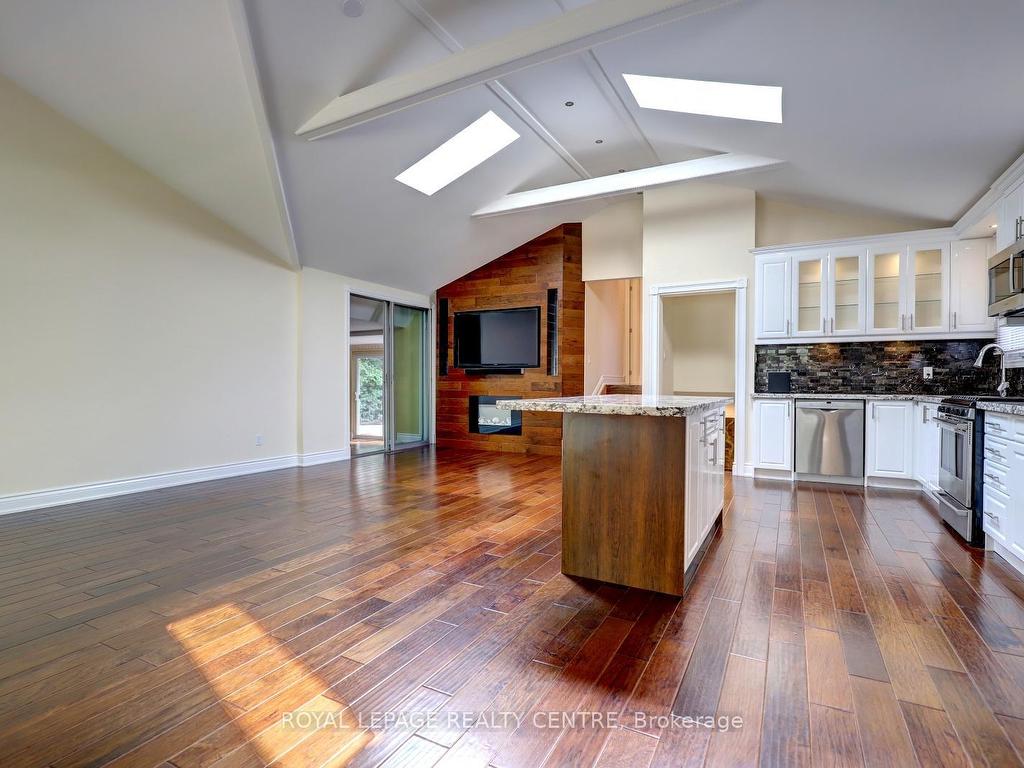 









753


Fletcher Valley

Crescent,
Mississauga,




ON
L5J 2X4

