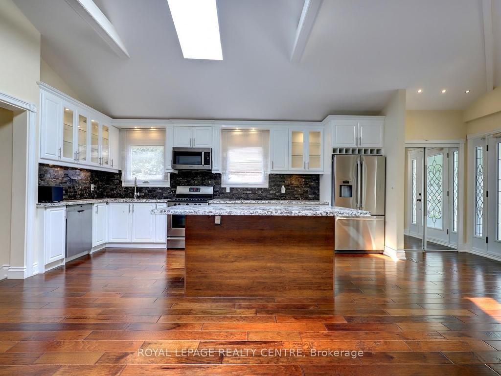 









753


Fletcher Valley

Crescent,
Mississauga,




ON
L5J 2X4

