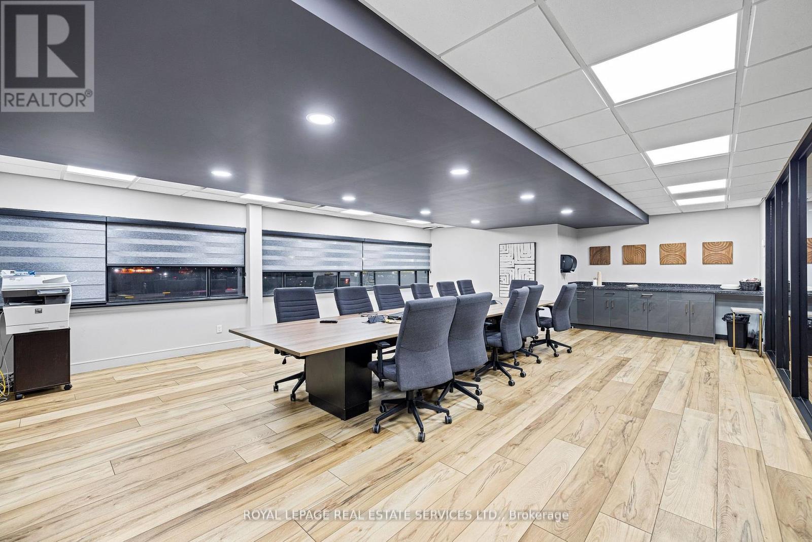 












5850 DIXIE ROAD

,
Mississauga,




Ontario
L4W1E7

