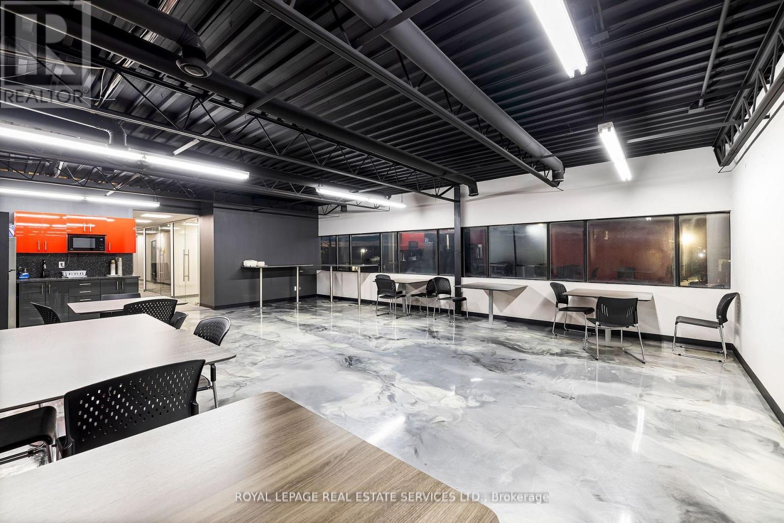 












5850 DIXIE ROAD

,
Mississauga,




Ontario
L4W1E7

