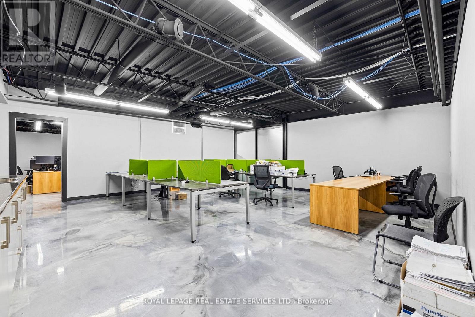 












5850 DIXIE ROAD

,
Mississauga,




Ontario
L4W1E7

