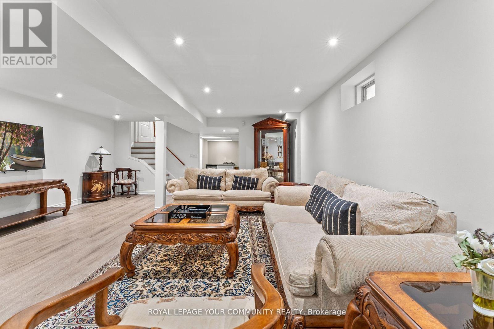 












67 GAMBLE GLEN CRESCENT

,
Richmond Hill,




Ontario
L4S2T3

