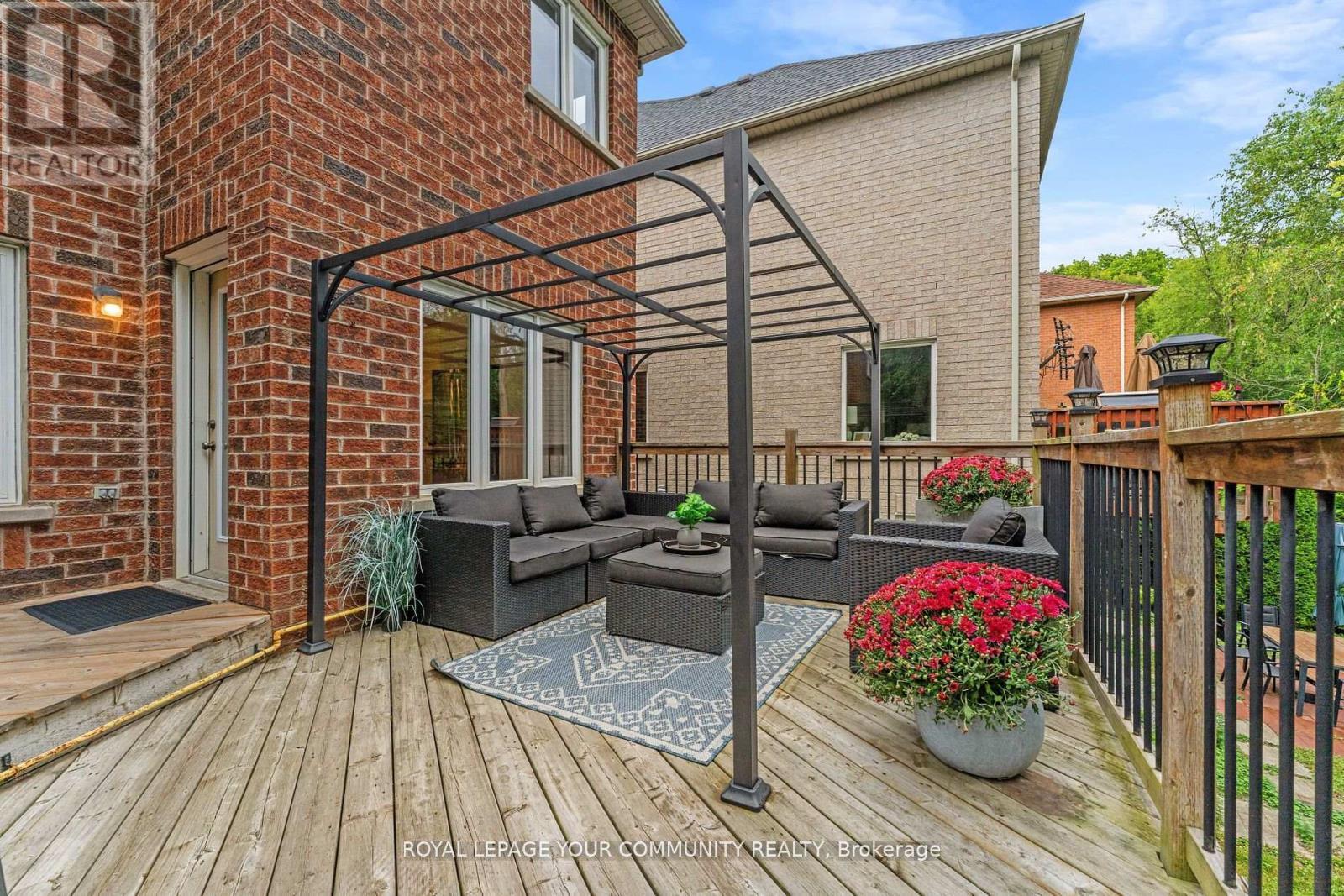 












67 GAMBLE GLEN CRESCENT

,
Richmond Hill,




Ontario
L4S2T3

