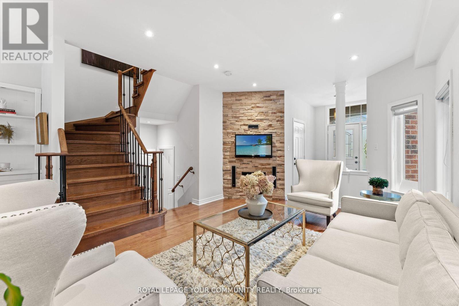 












67 GAMBLE GLEN CRESCENT

,
Richmond Hill,




Ontario
L4S2T3

