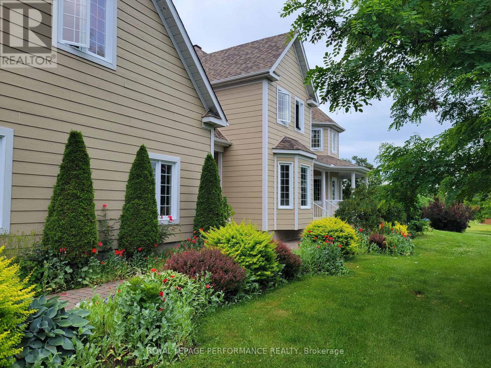 












39 BONIN STREET

,
Champlain,




Ontario
K0B1K0


