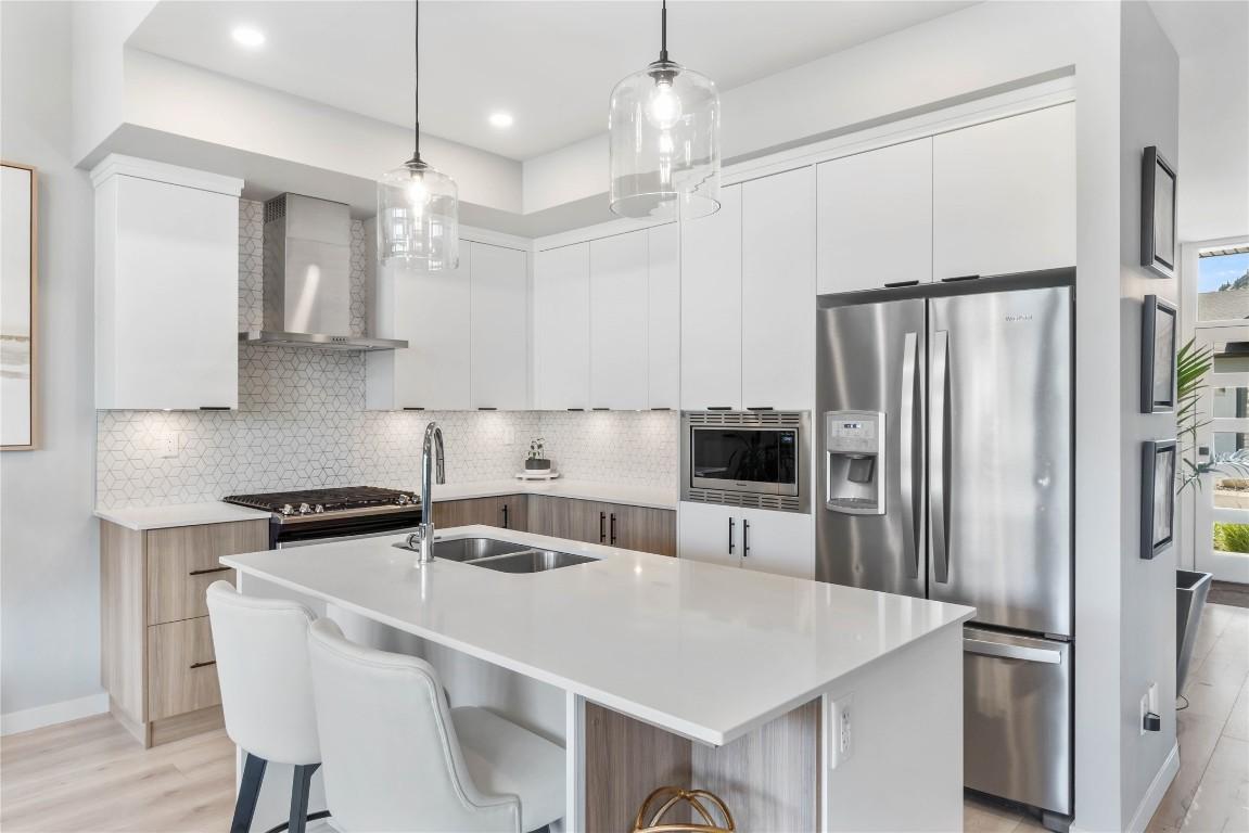 









260


RUE CHEVAL NOIR

, 21,
Kamloops,




BC
V1S 0G1

