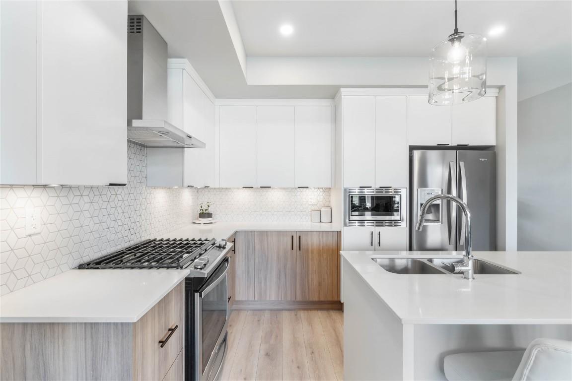 









260


RUE CHEVAL NOIR

, 21,
Kamloops,




BC
V1S 0G1

