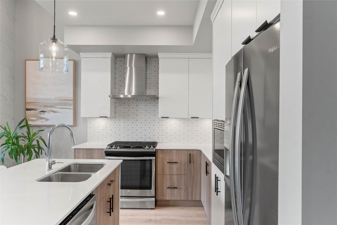 









260


RUE CHEVAL NOIR

, 21,
Kamloops,




BC
V1S 0G1

