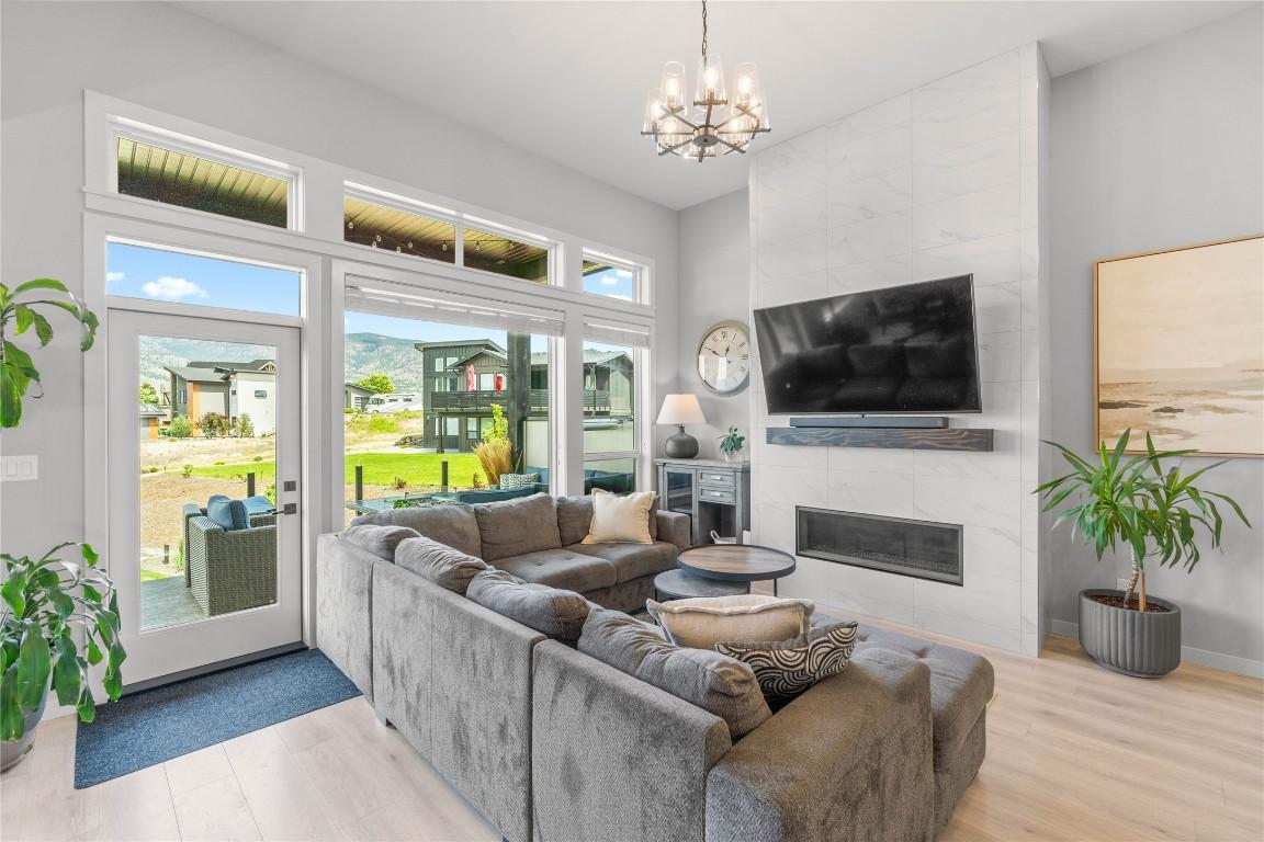 









260


RUE CHEVAL NOIR

, 21,
Kamloops,




BC
V1S 0G1

