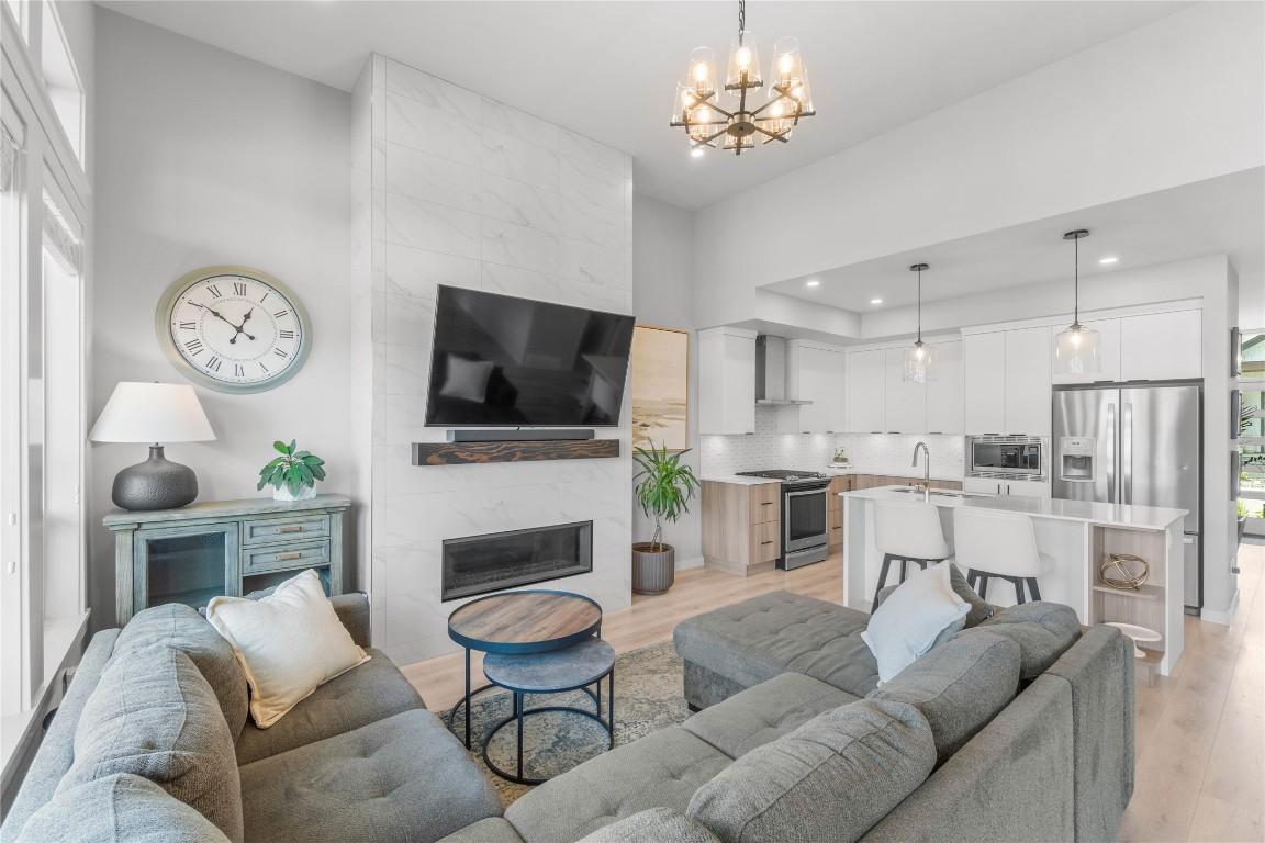 









260


RUE CHEVAL NOIR

, 21,
Kamloops,




BC
V1S 0G1

