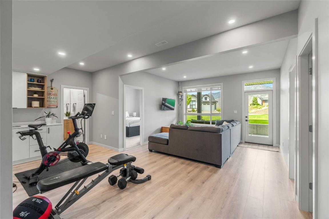 









260


RUE CHEVAL NOIR

, 21,
Kamloops,




BC
V1S 0G1

