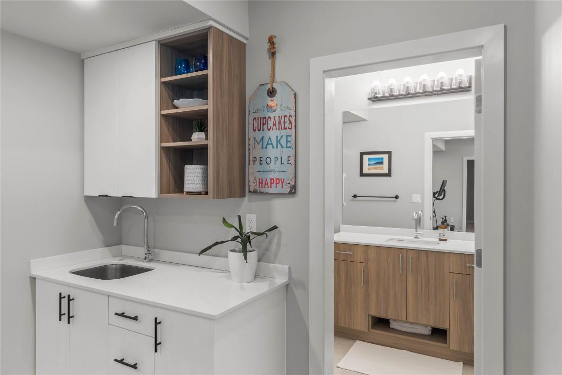 









260


RUE CHEVAL NOIR

, 21,
Kamloops,




BC
V1S 0G1

