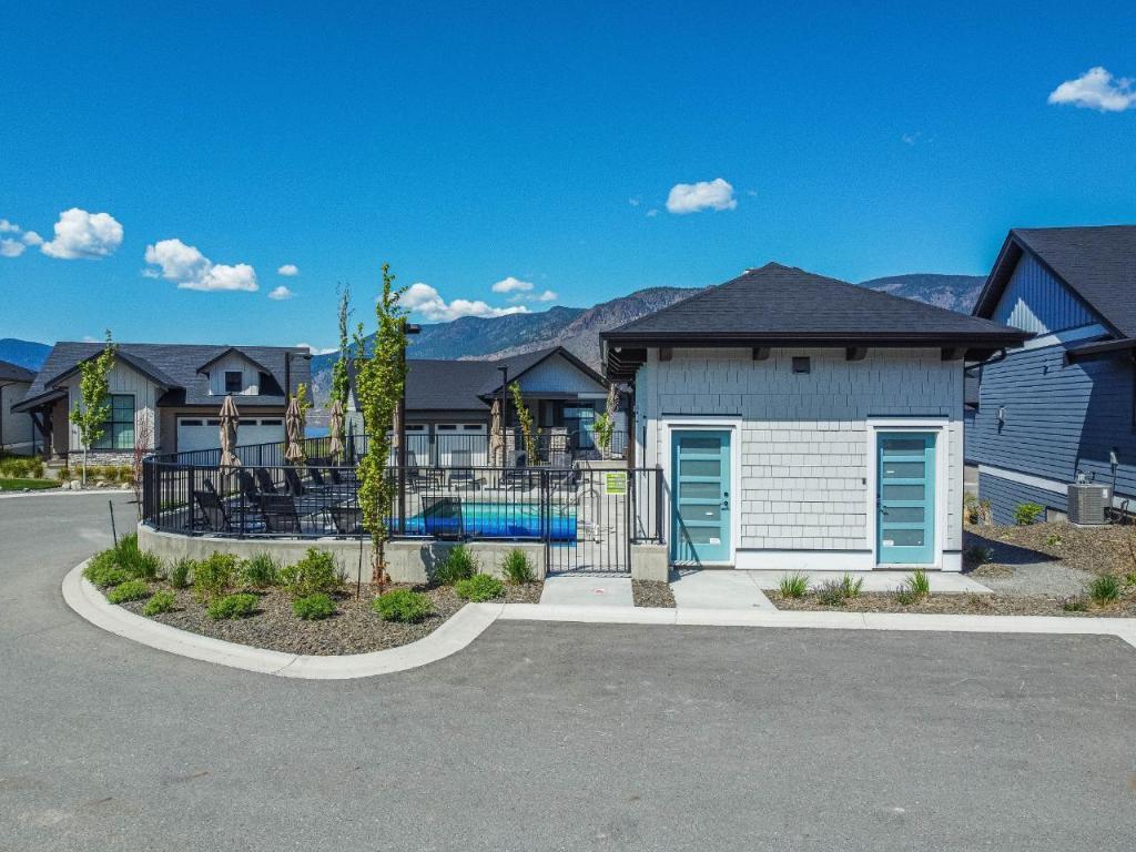 









260


RUE CHEVAL NOIR

, 21,
Kamloops,




BC
V1S 0G1


