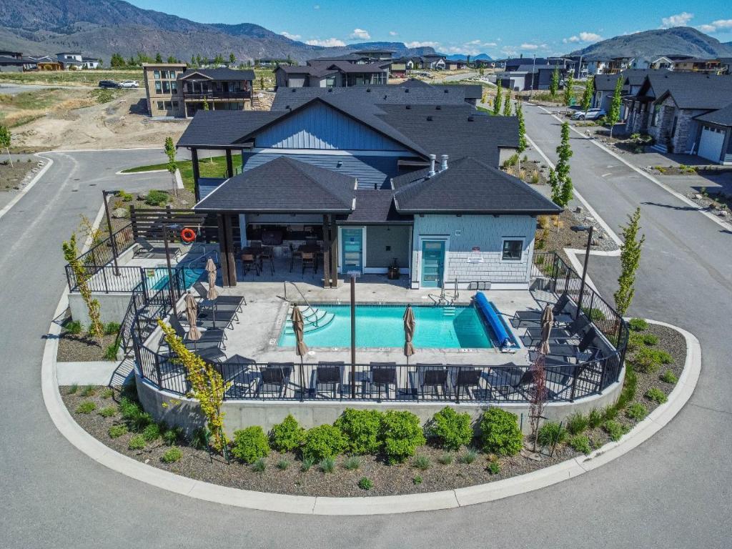 









260


RUE CHEVAL NOIR

, 21,
Kamloops,




BC
V1S 0G1

