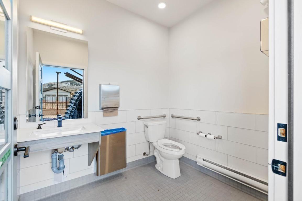 









260


RUE CHEVAL NOIR

, 21,
Kamloops,




BC
V1S 0G1

