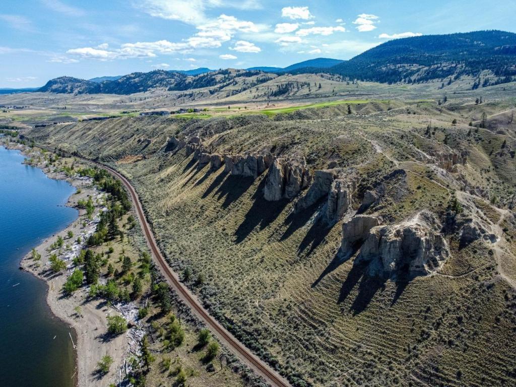 









260


RUE CHEVAL NOIR

, 21,
Kamloops,




BC
V1S 0G1

