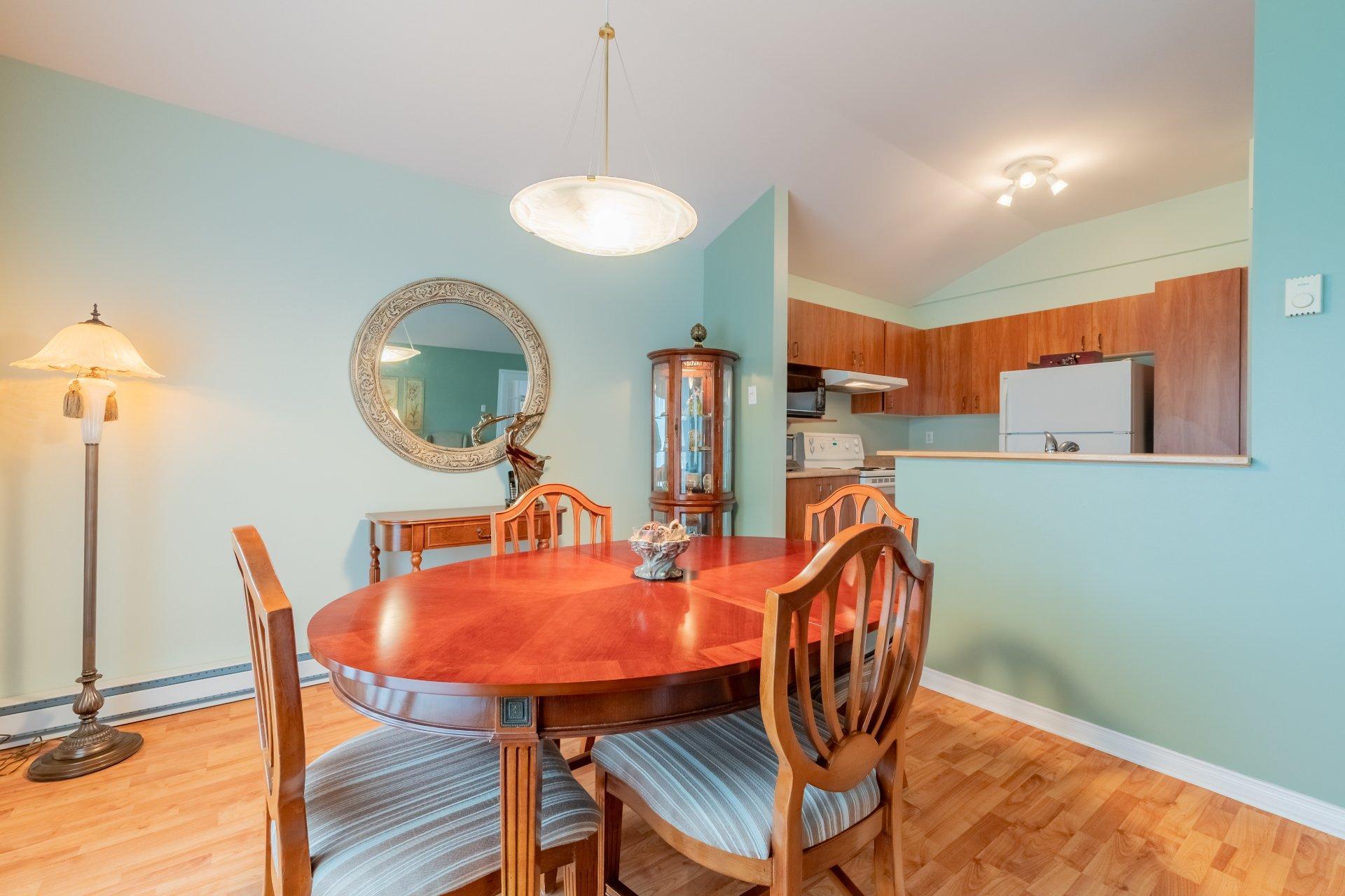









379


Rue de Vendée

,
Boucherville,




QC
J4B8J2

