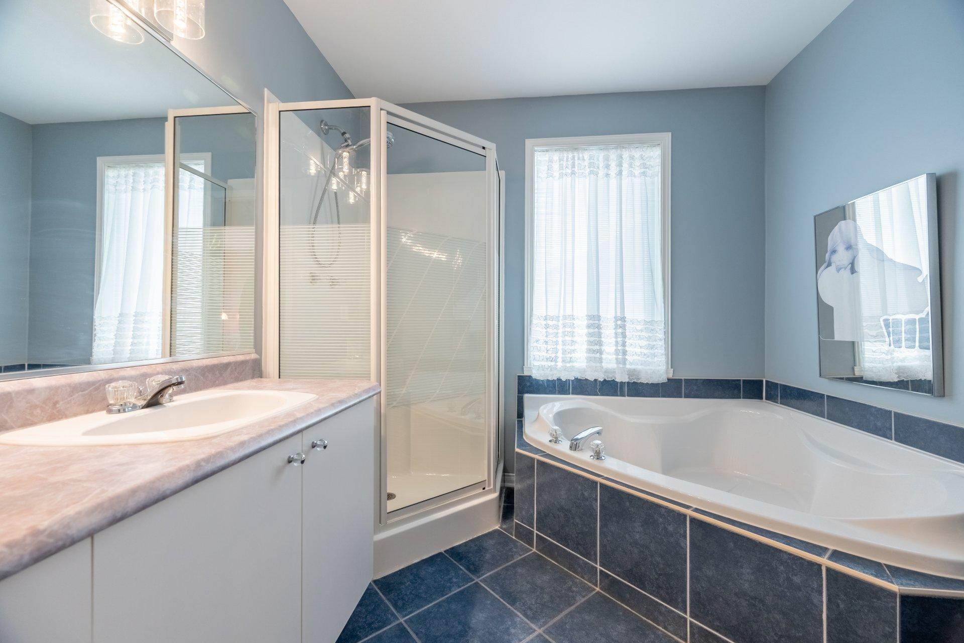 









379


Rue de Vendée

,
Boucherville,




QC
J4B8J2

