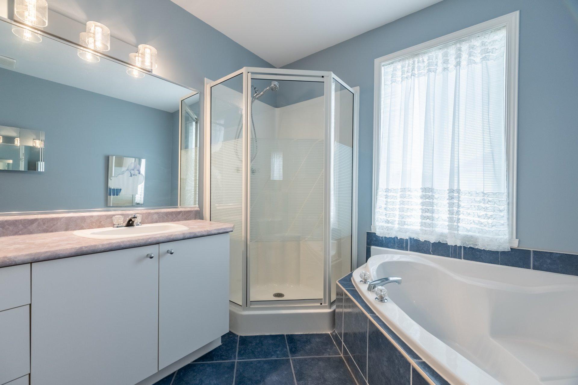 









379


Rue de Vendée

,
Boucherville,




QC
J4B8J2

