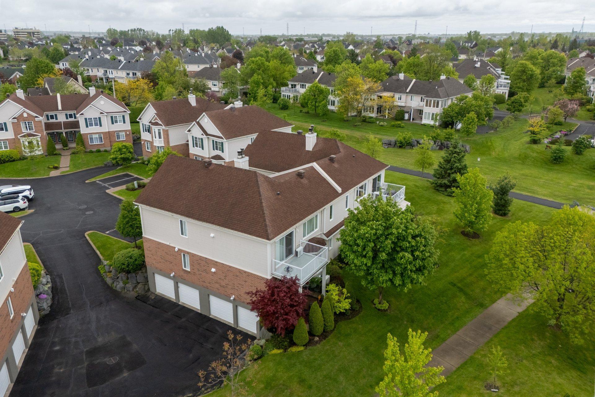 









379


Rue de Vendée

,
Boucherville,




QC
J4B8J2

