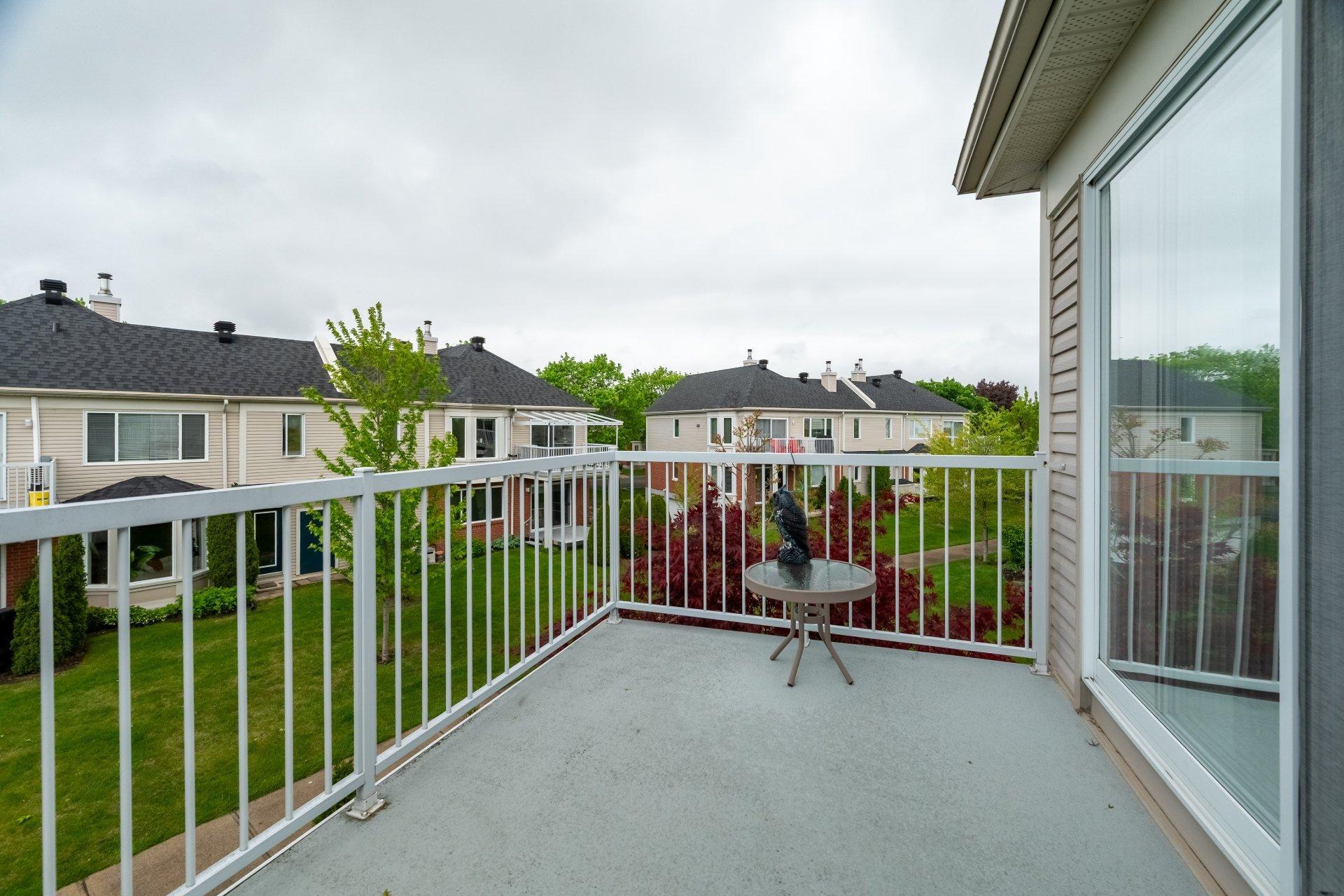 









379


Rue de Vendée

,
Boucherville,




QC
J4B8J2

