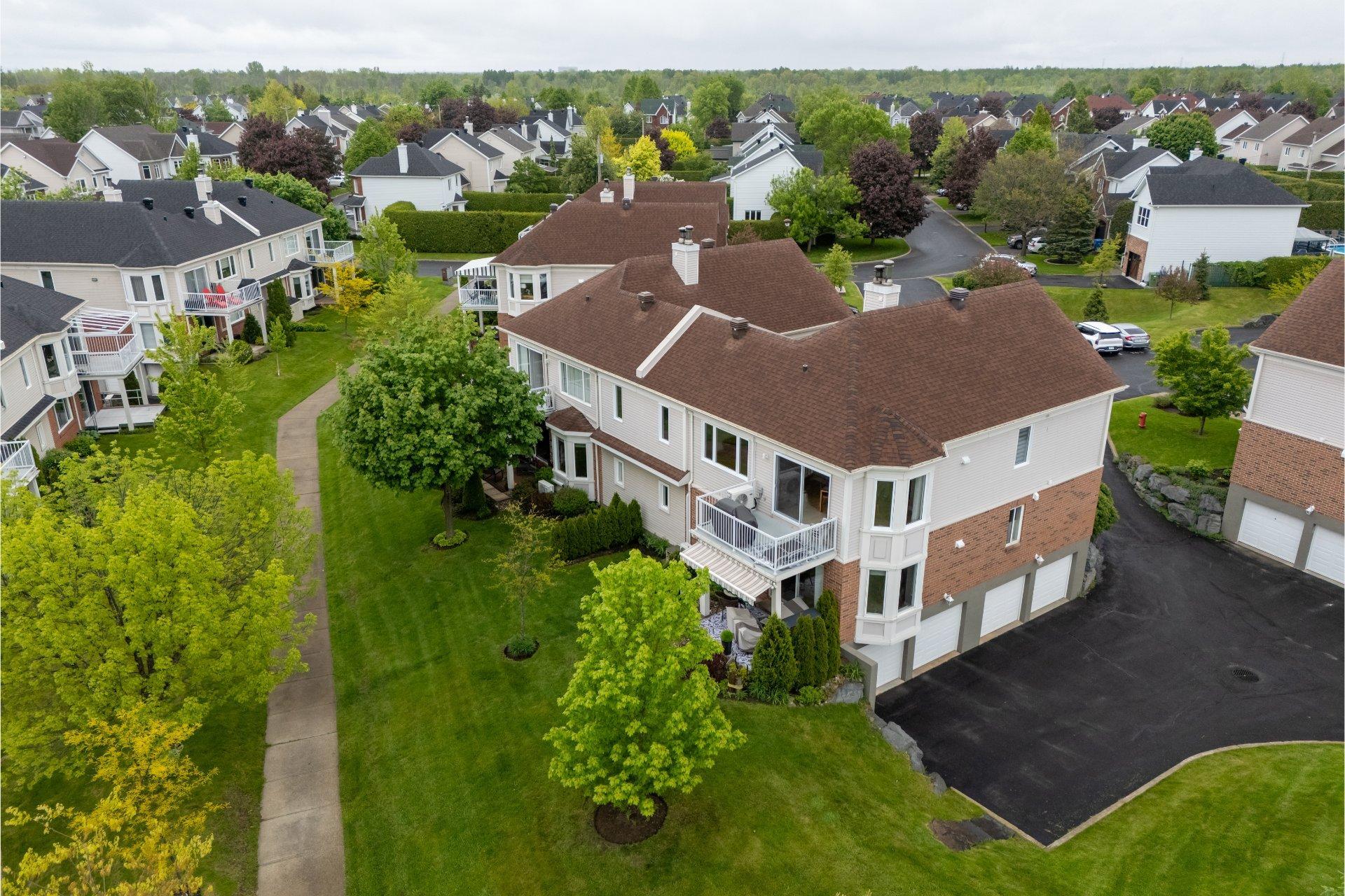 









379


Rue de Vendée

,
Boucherville,




QC
J4B8J2

