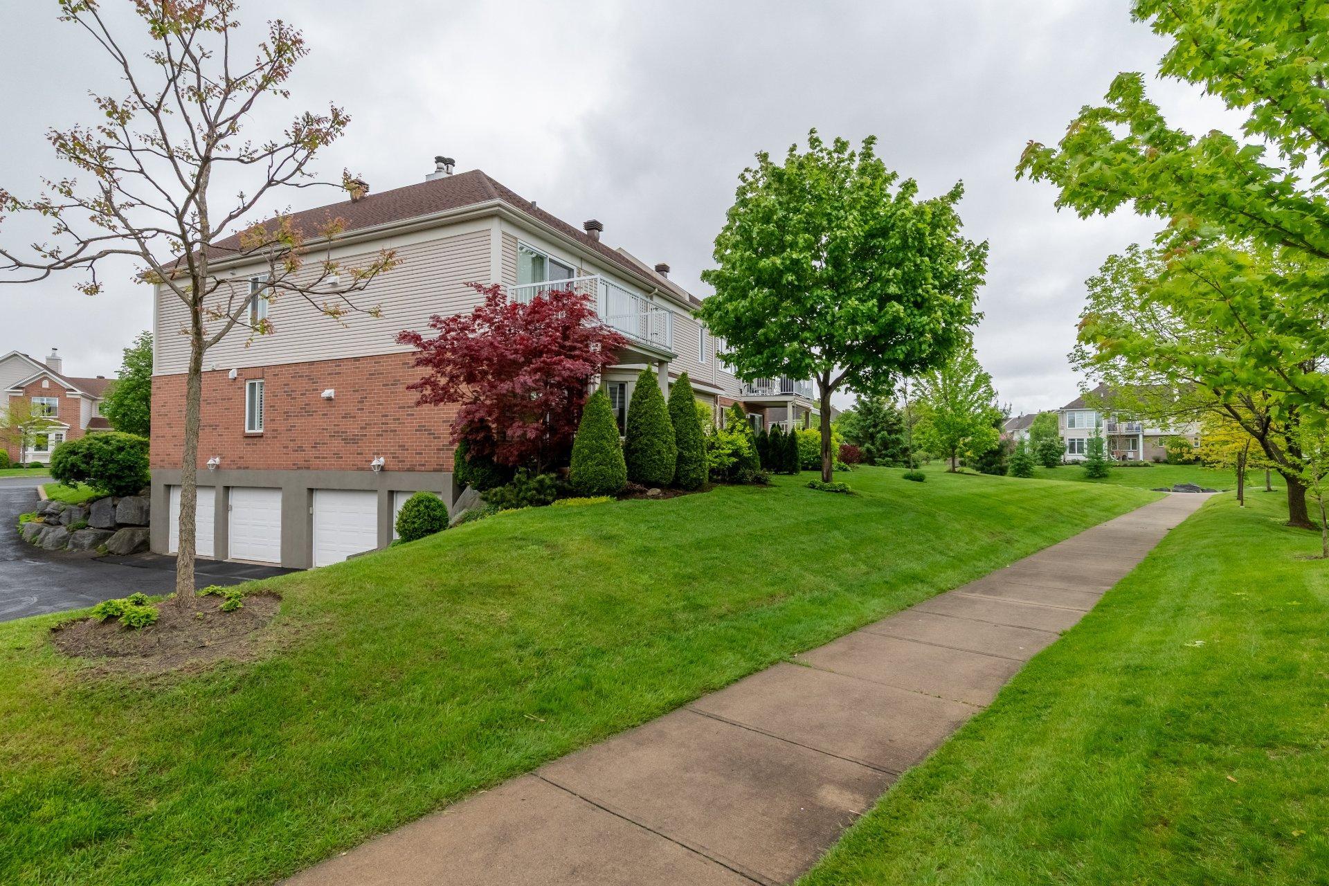 









379


Rue de Vendée

,
Boucherville,




QC
J4B8J2

