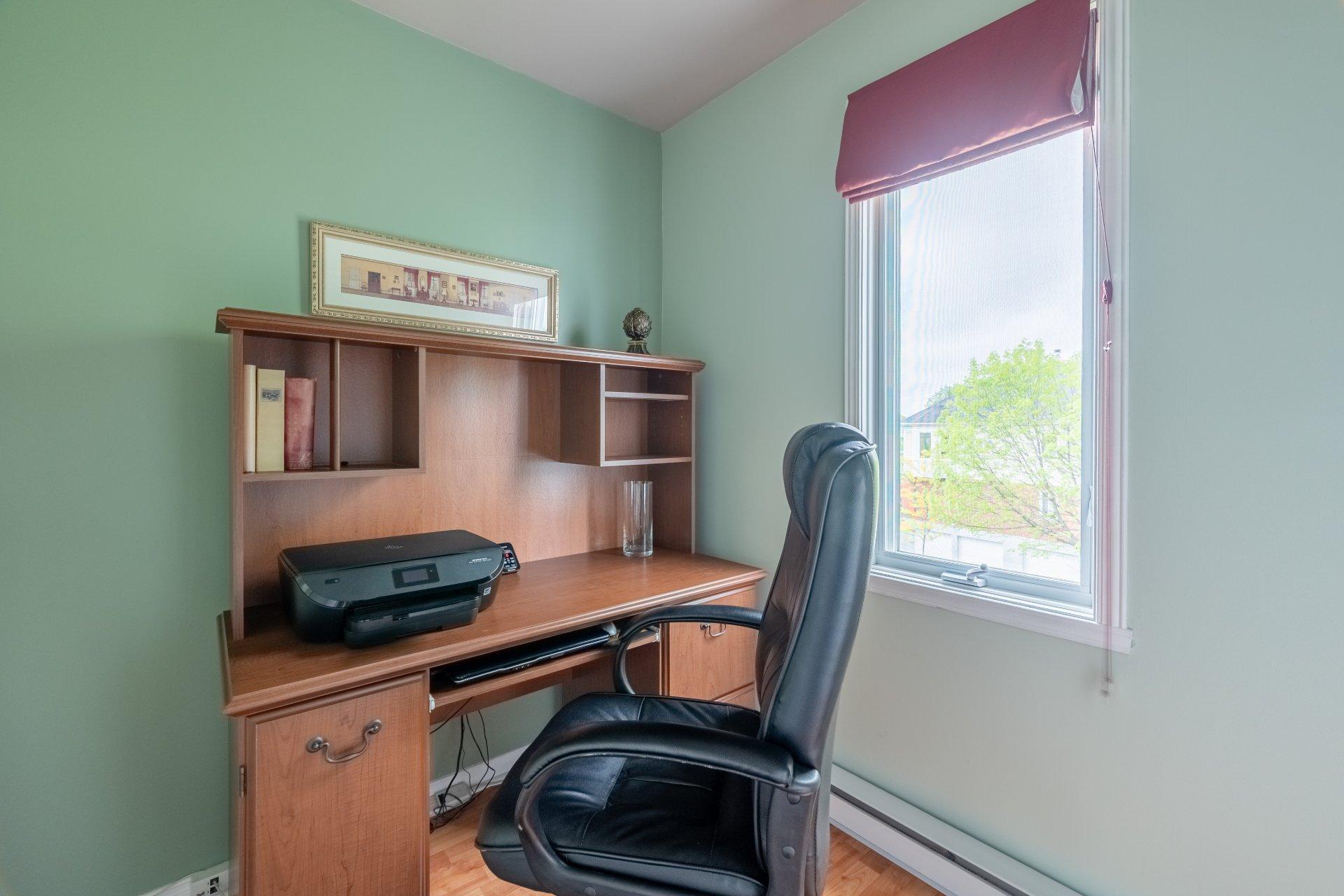 









379


Rue de Vendée

,
Boucherville,




QC
J4B8J2

