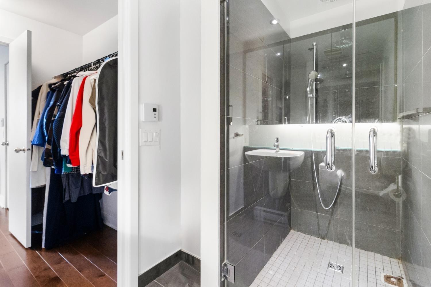 









1414


Rue Chomedey

, 2055,
Montréal (Ville-Marie),




QC
H3H0A2

