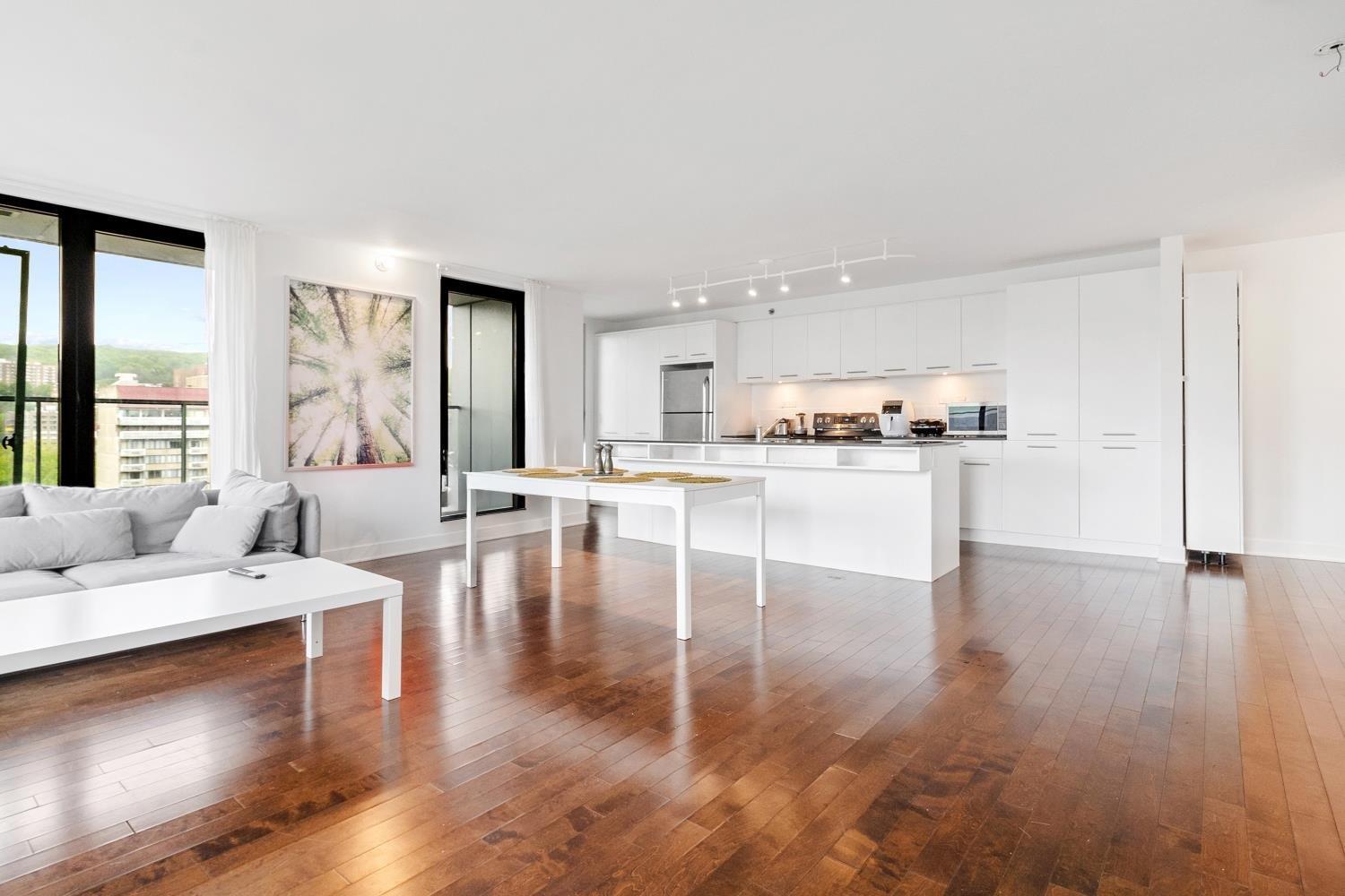 









1414


Rue Chomedey

, 2055,
Montréal (Ville-Marie),




QC
H3H0A2

