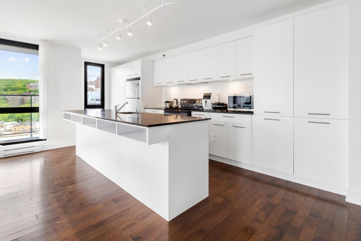 









1414


Rue Chomedey

, 2055,
Montréal (Ville-Marie),




QC
H3H0A2

