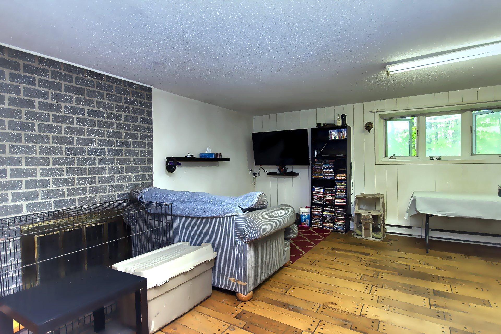 









2963


Ch. Donaldson

,
L'Ange-Gardien,




QC
J8L0L3

