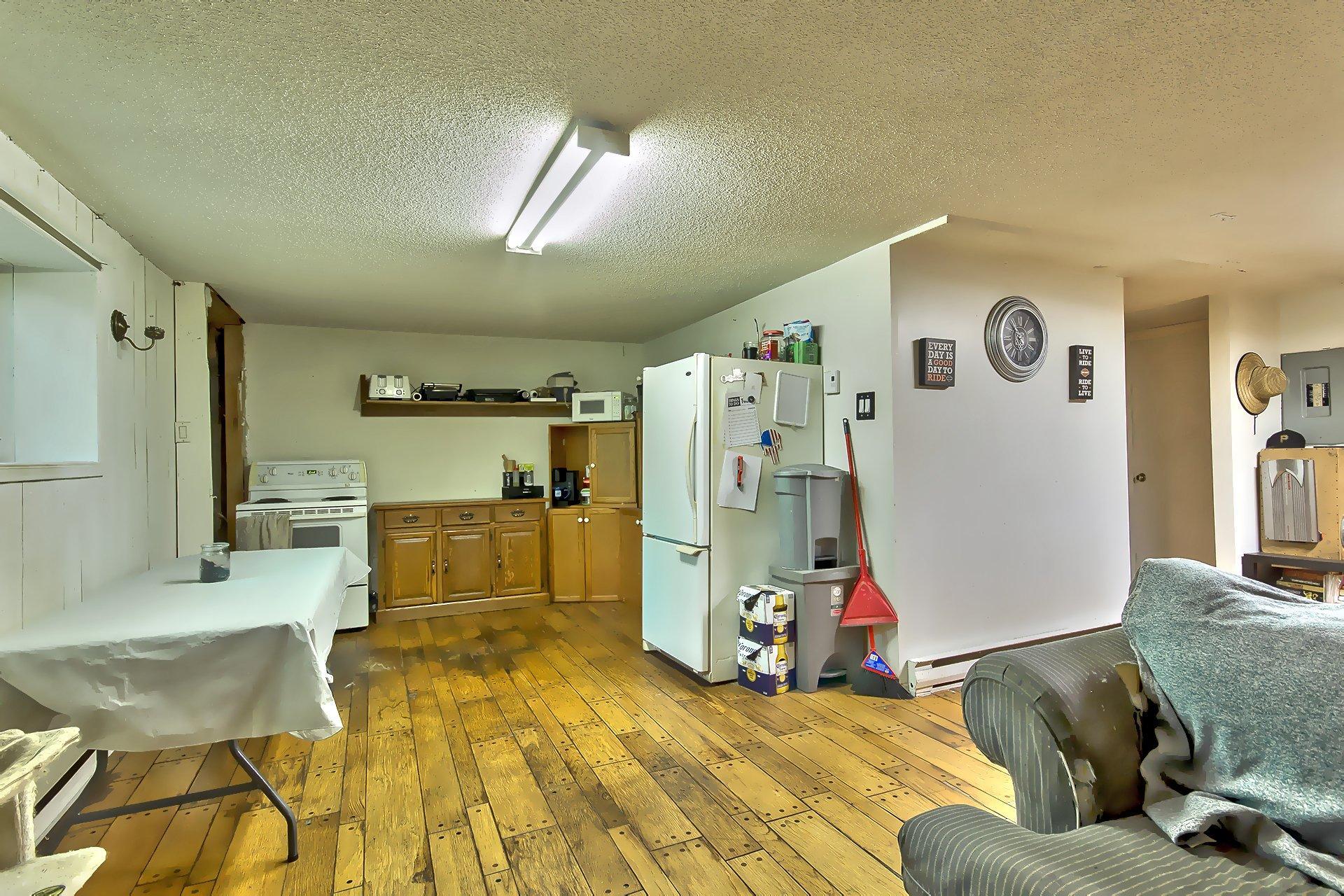 









2963


Ch. Donaldson

,
L'Ange-Gardien,




QC
J8L0L3

