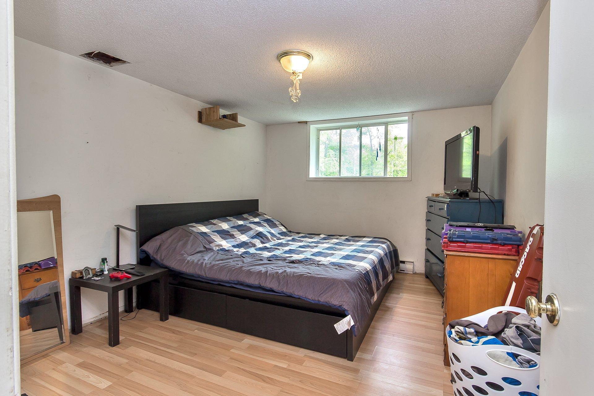 









2963


Ch. Donaldson

,
L'Ange-Gardien,




QC
J8L0L3

