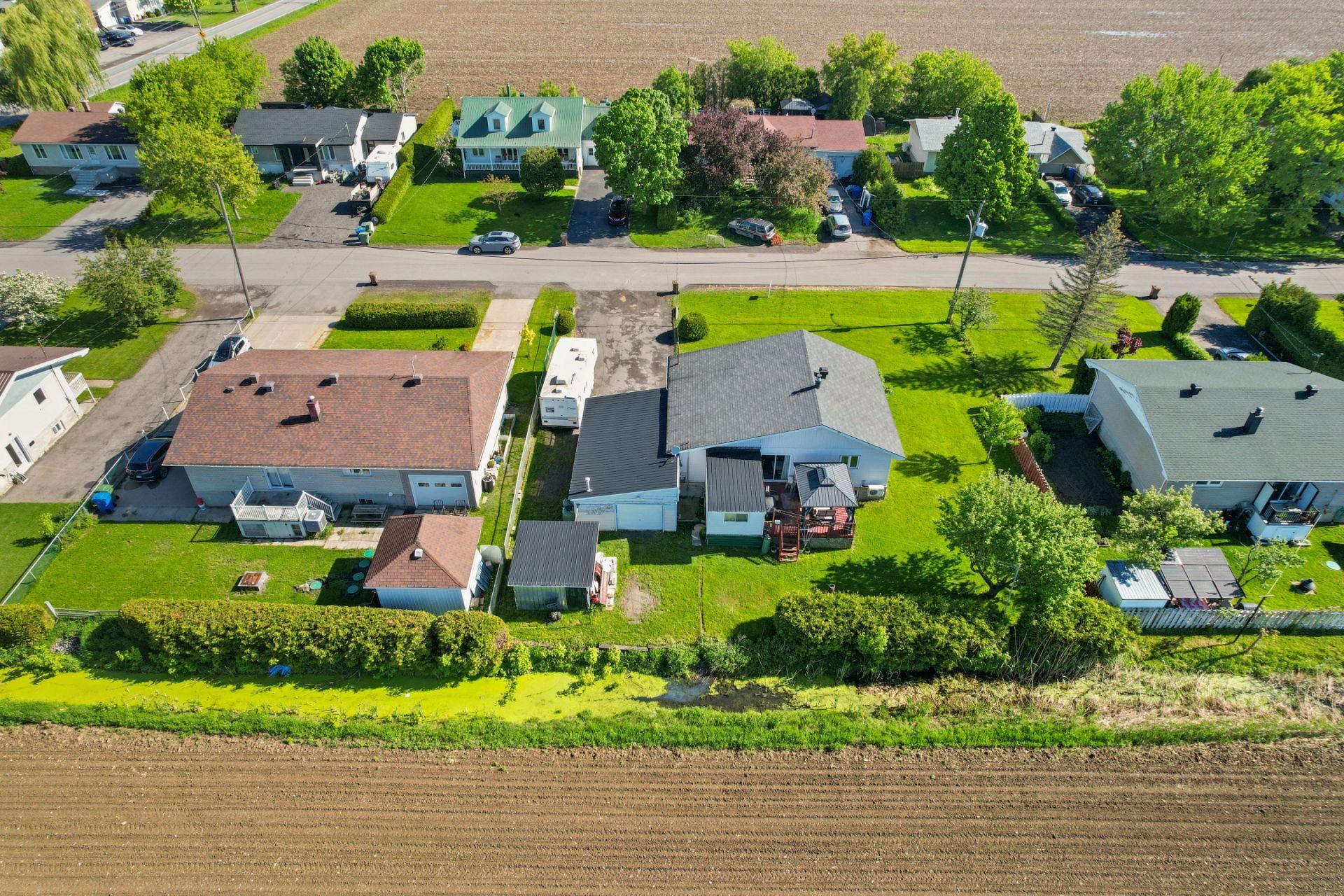 









18


Rue Viau

,
Saint-Isidore,




QC
J0L2A0

