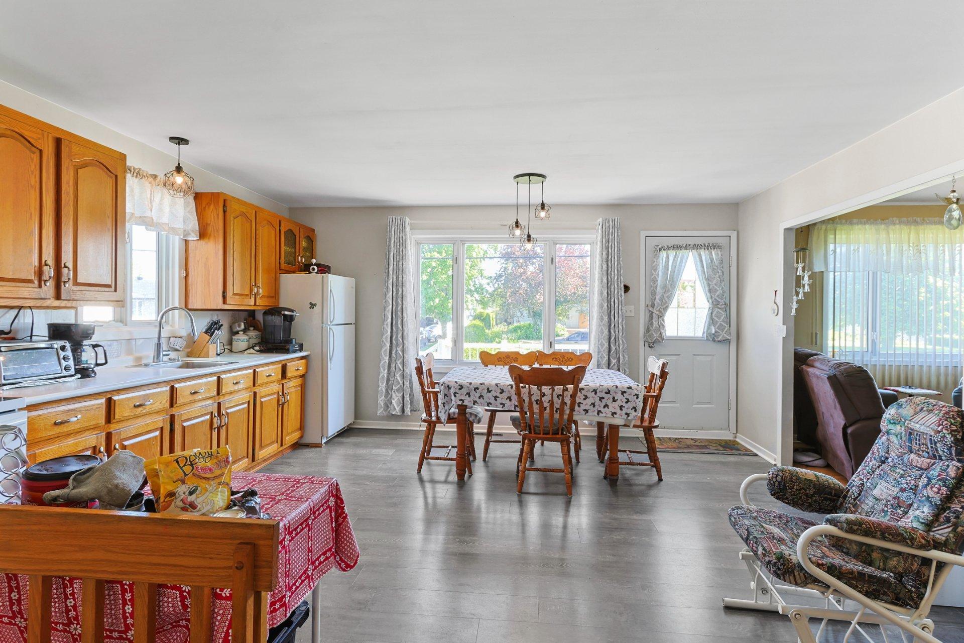 









18


Rue Viau

,
Saint-Isidore,




QC
J0L2A0

