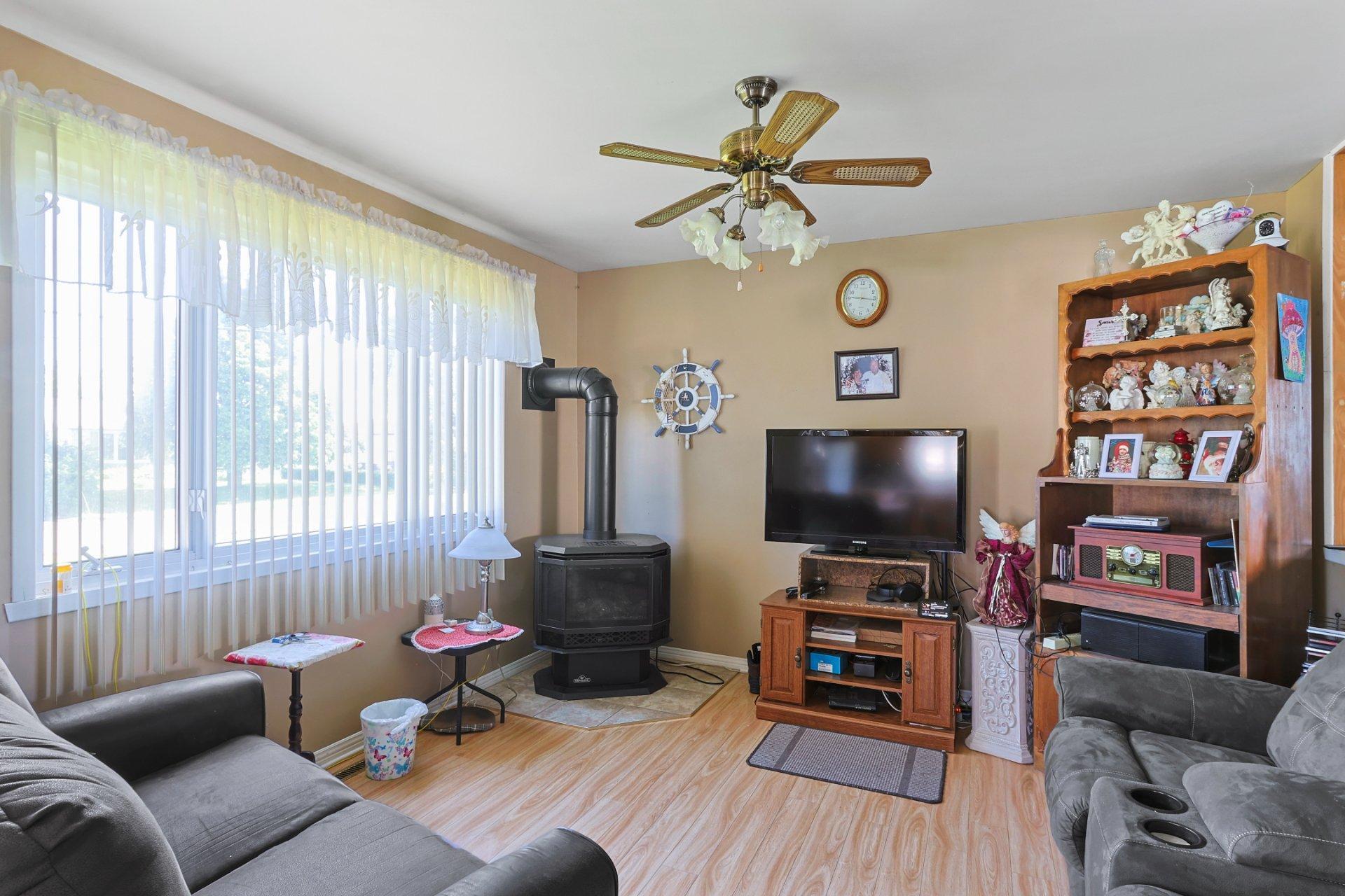 









18


Rue Viau

,
Saint-Isidore,




QC
J0L2A0

