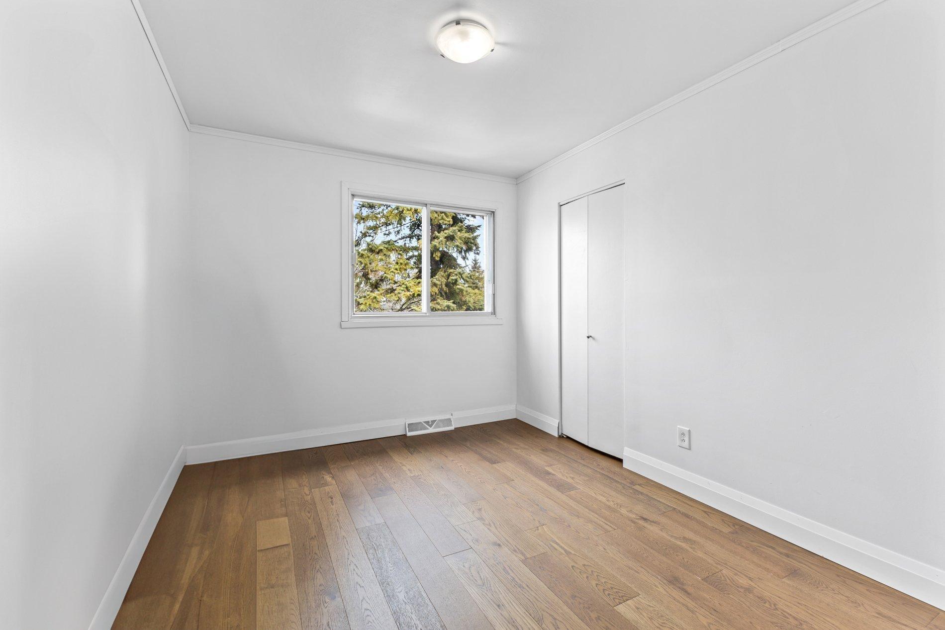 









89


Rue Sauvé

,
Dollard-des-Ormeaux,




QC
H9A1C4

