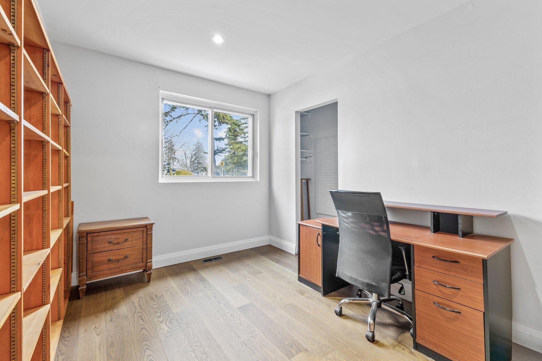









89


Rue Sauvé

,
Dollard-des-Ormeaux,




QC
H9A1C4

