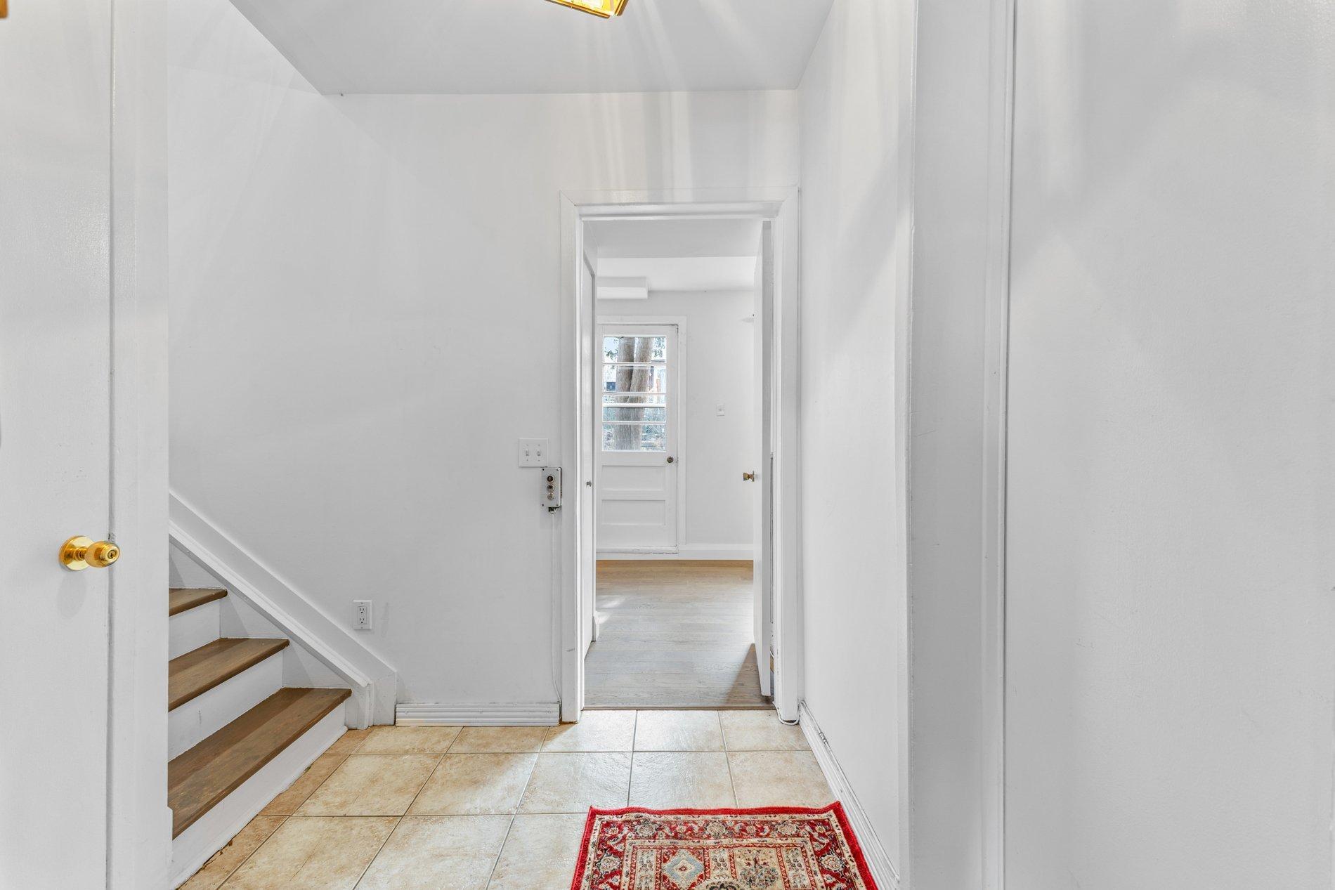 









89


Rue Sauvé

,
Dollard-des-Ormeaux,




QC
H9A1C4

