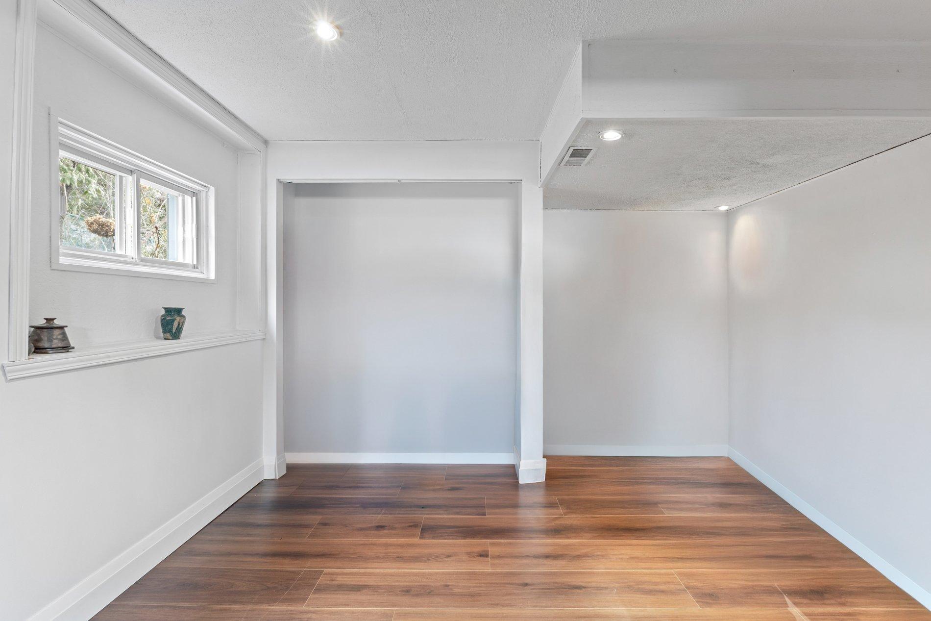 









89


Rue Sauvé

,
Dollard-des-Ormeaux,




QC
H9A1C4

